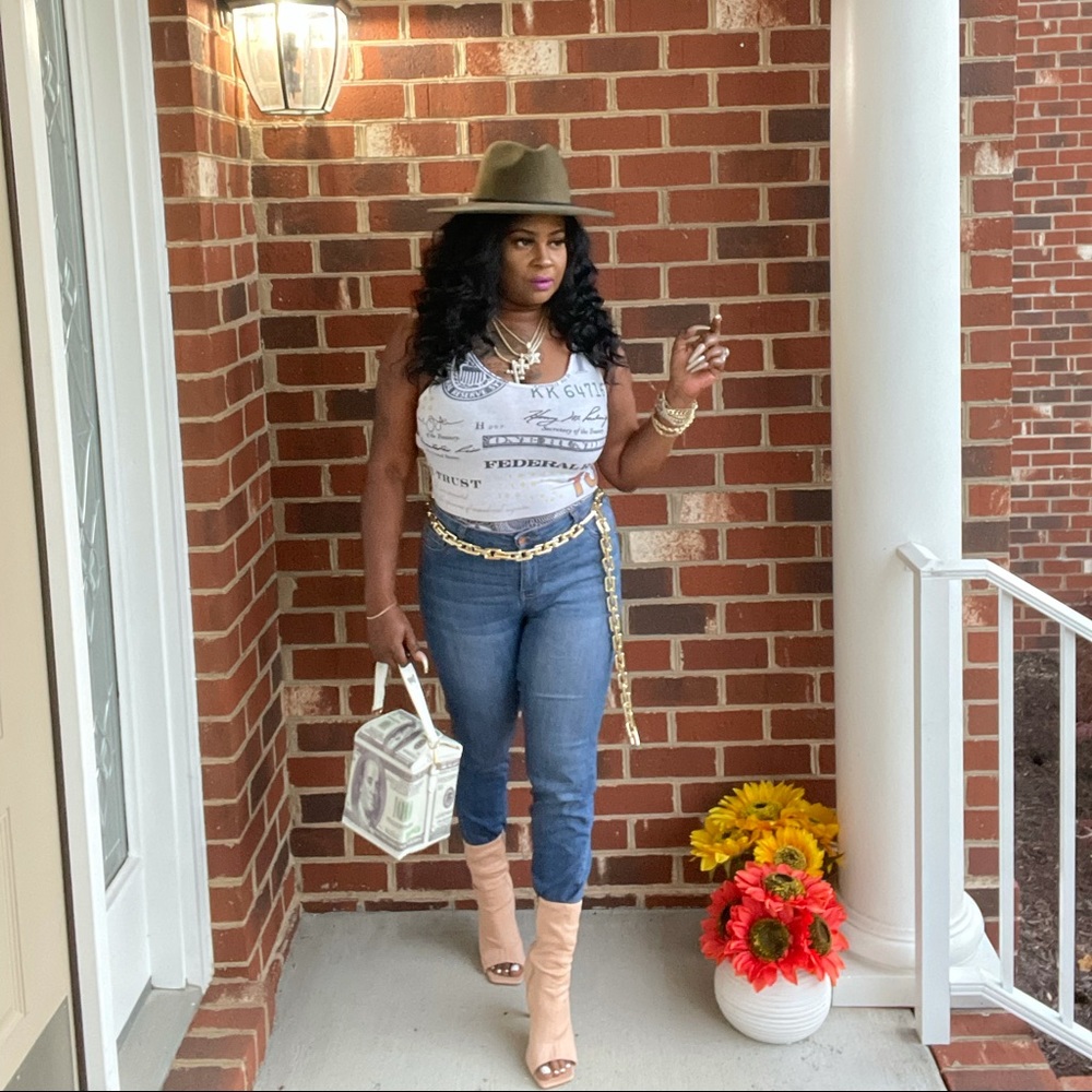 MONEY TALK! (Bodysuit) - Picture 2 of 7